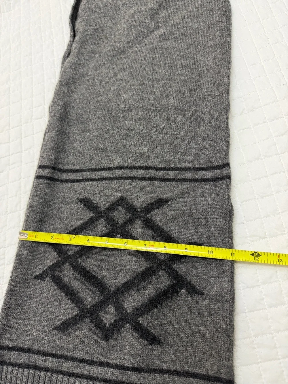 Pendleton Gray Knit Fringe Scarf Geometric Pattern Unisex